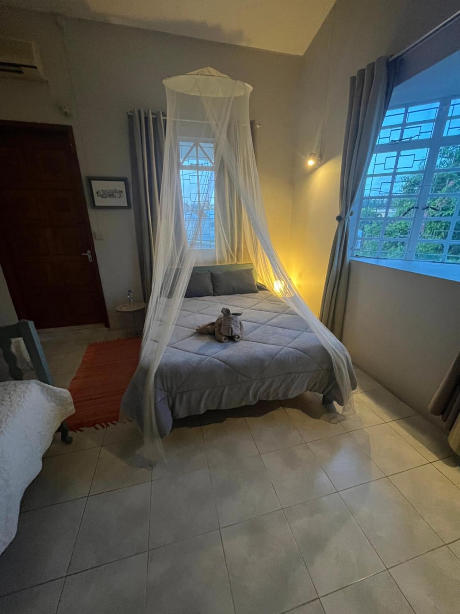 Maison Sandra Montchoisy Bagian luar foto